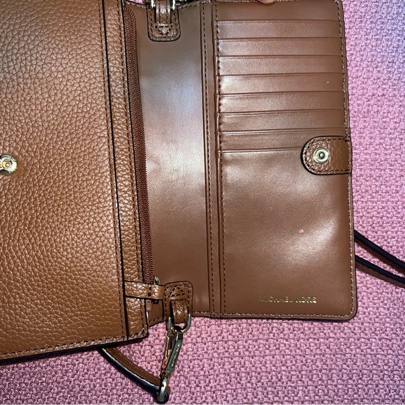 Michael Kors Jet Set Charm Small Phone Crossbody - Picture 8 of 10